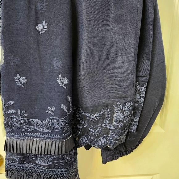 Pakistani shalwar kameez - Picture 3 of 4